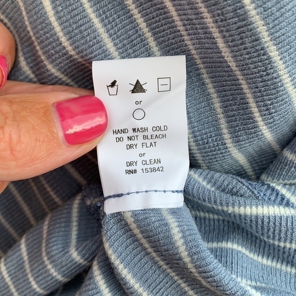 Mello DAY Striped Knot Front Sleeveless Shirt - Picture 9 of 11